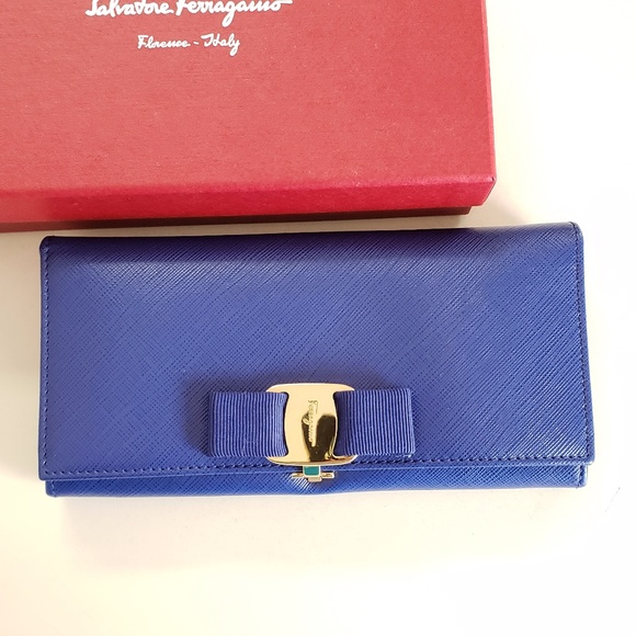 ferragamo wallet blue